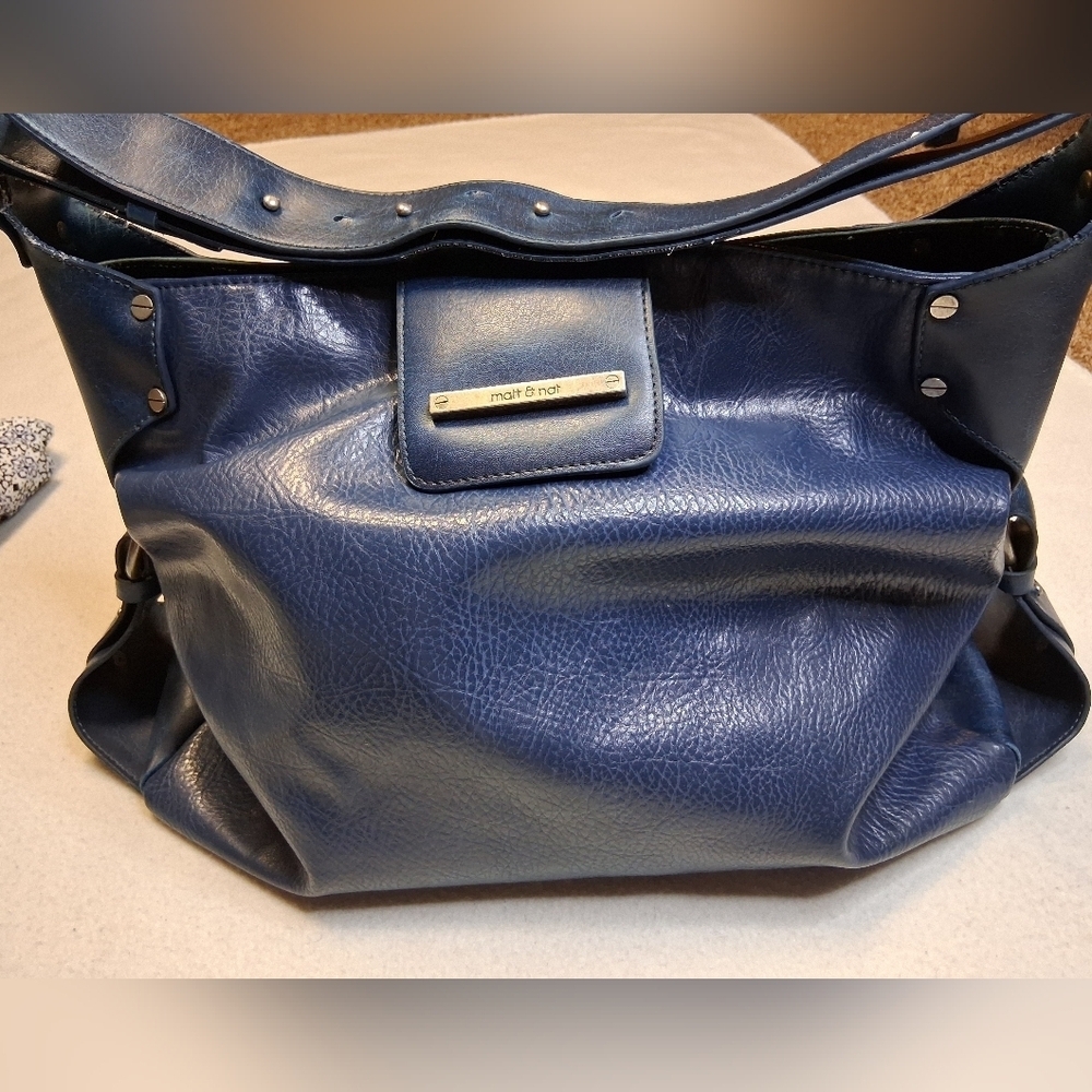 Matt & Nat Vegan Leather Navy Shoulder Bag